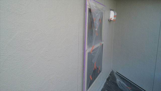 外壁の中塗り塗装、完了です
