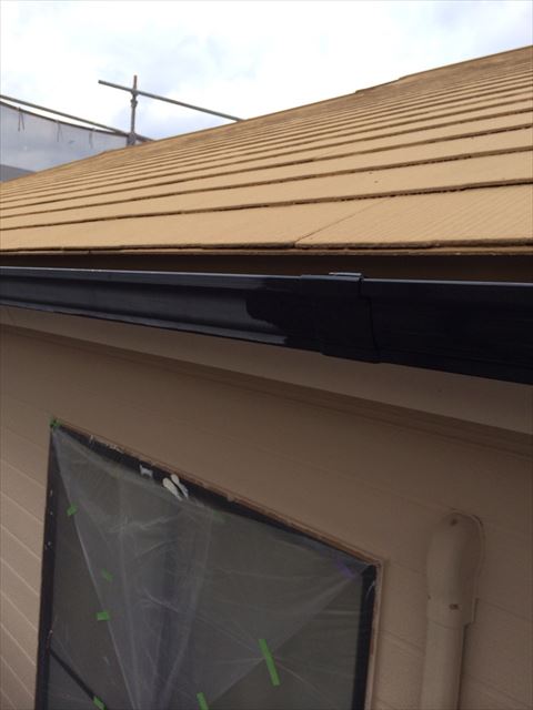 屋根の上塗り塗装、完了です