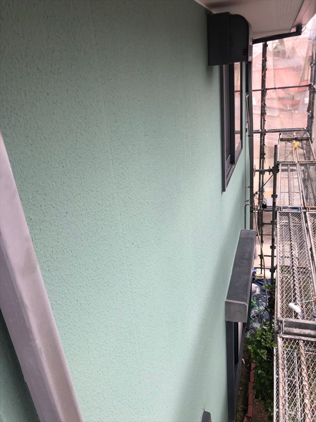 外壁の上塗り塗装、完了