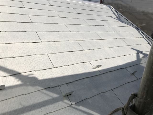 屋根の下塗り塗装、完了