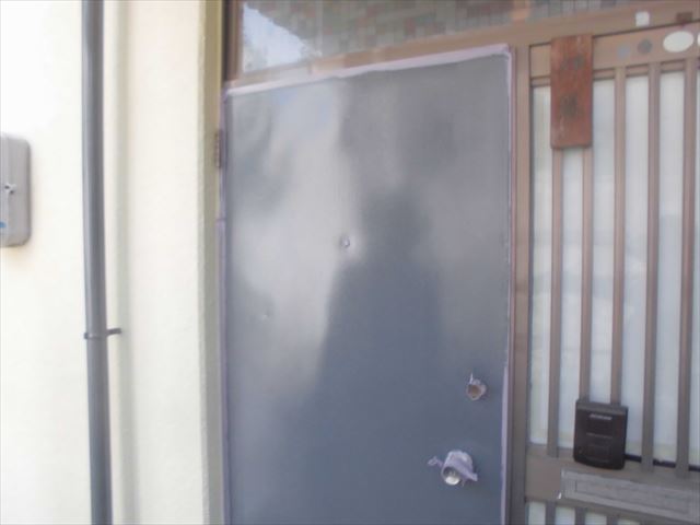 春日井市、玄関ドアの塗装