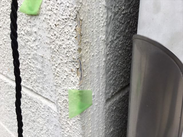 外壁の塗膜の剥がれ